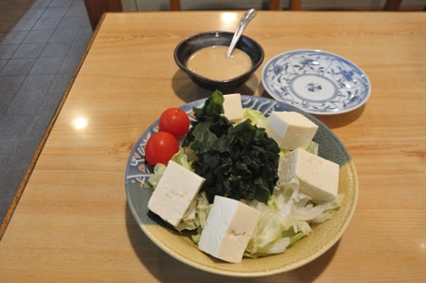 豆腐のヘルシーサラダ